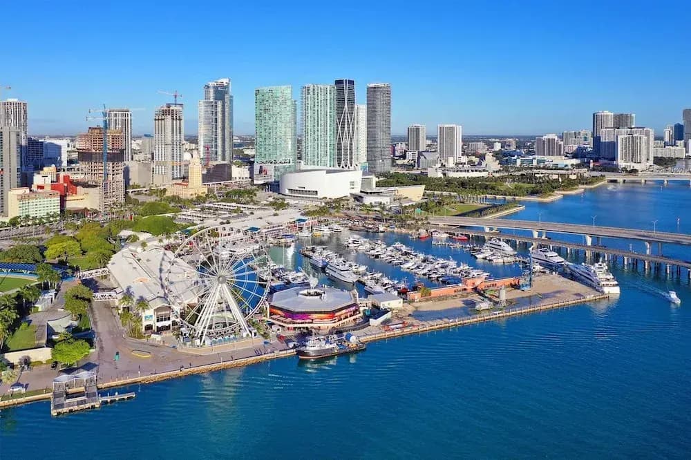 Your Miami Base With Free Parking - photo 18