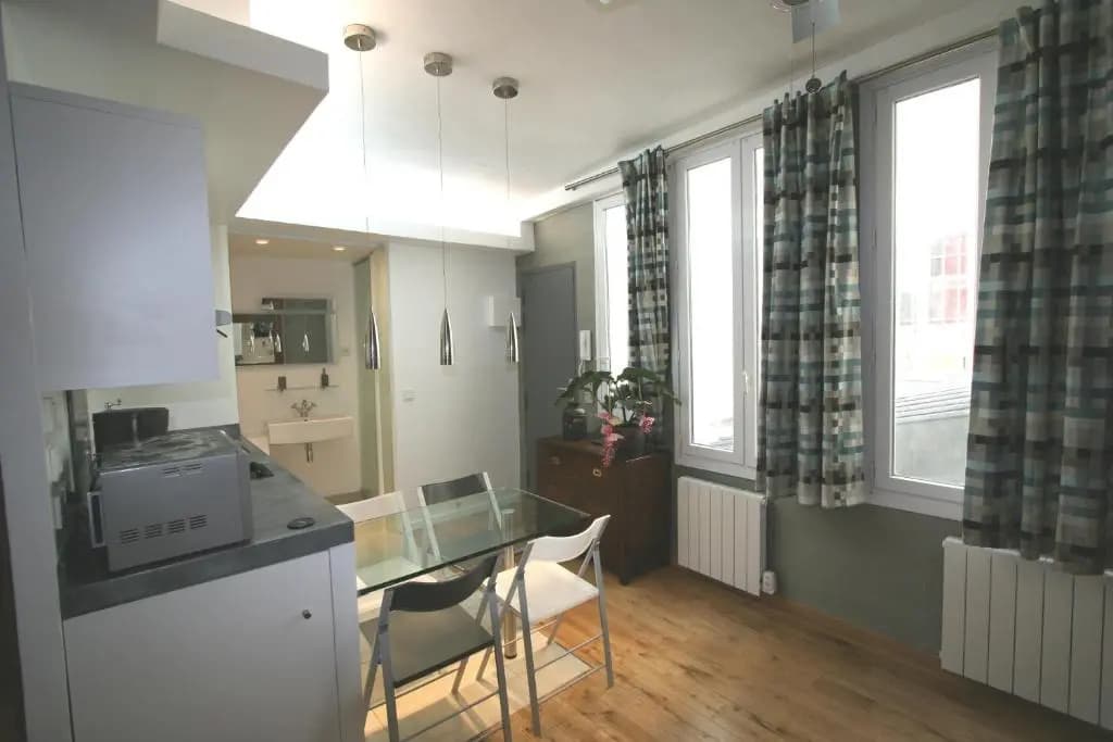 Paris Interiors Rentals - Le Marais Pompidou Center - photo 13