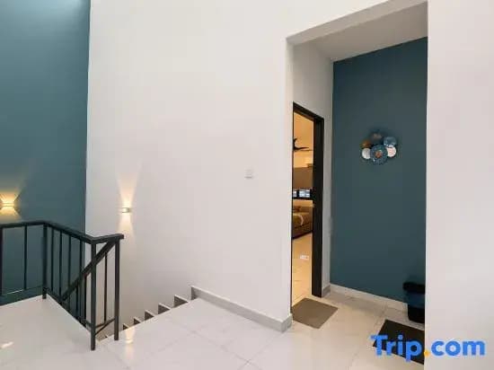 Pelangi JB Landed D'Pickeball Fun House 5BR14pax - photo 12