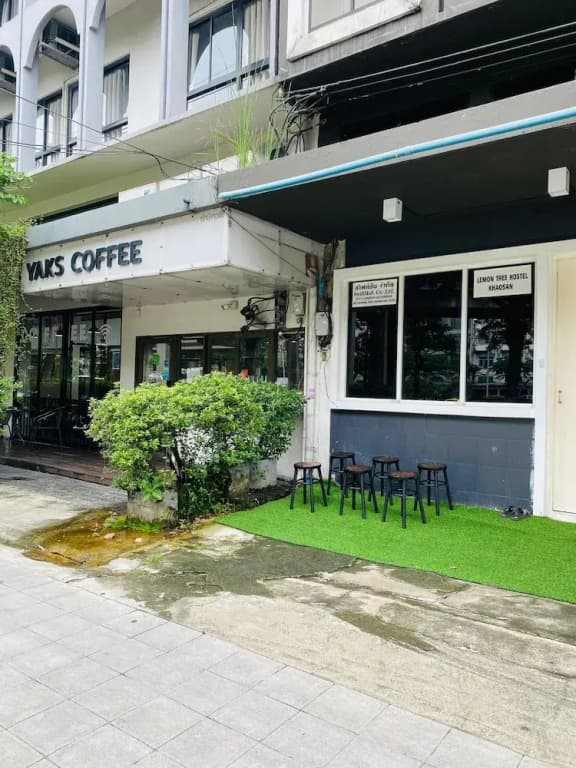 Lemon Tree Khaosan Hostel - photo 1