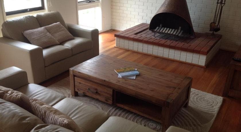 Yarra Glen Racecourse Apartments - photo 24