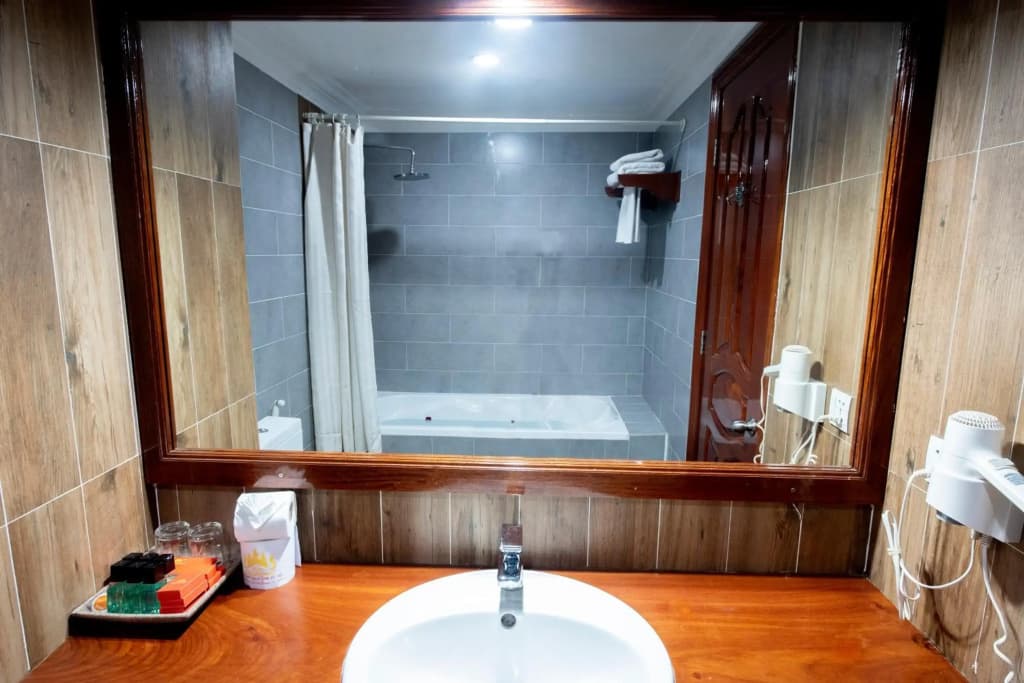 The Suite By Royal Crown Hotel - photo 40