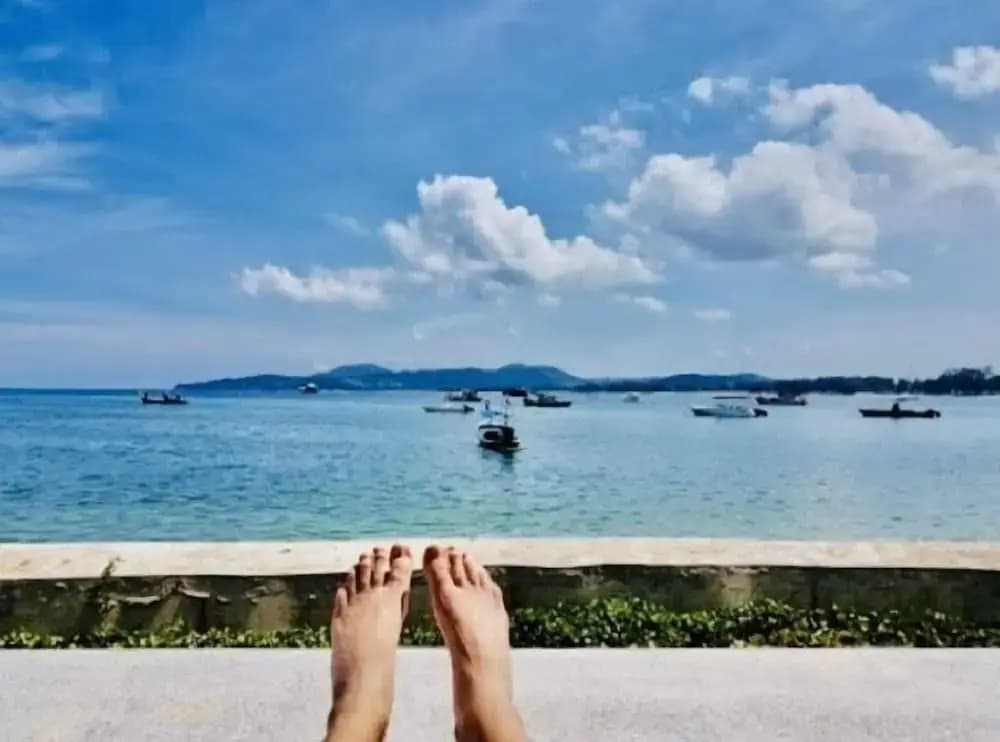Beachfront Phuket Seaview Suites - photo 18
