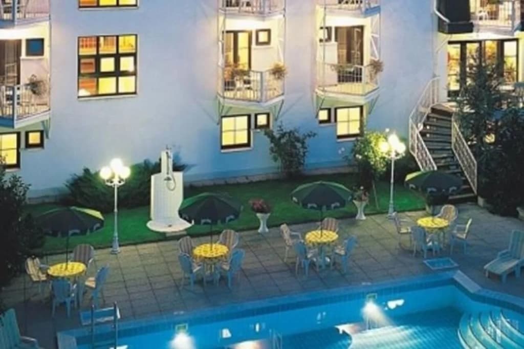 Hotel Monica - photo 10