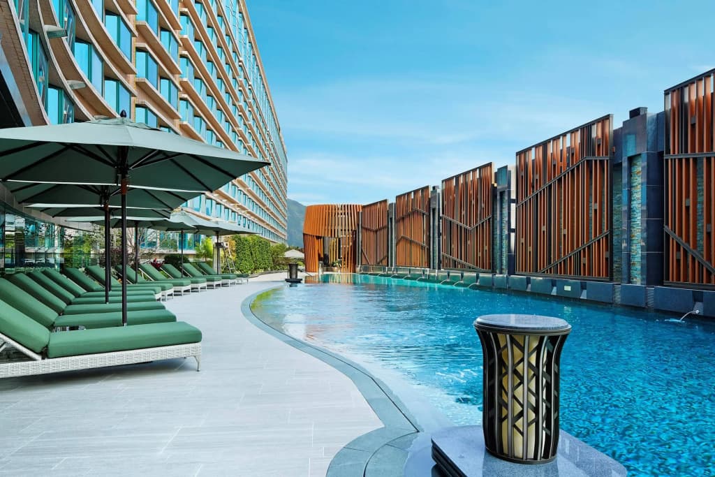 Royal Plaza Hotel - photo 12