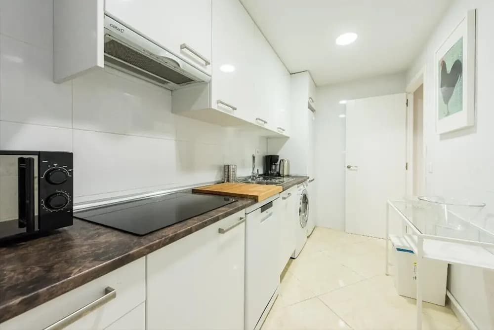 Sunny Cozy Apt. Historic District - Sol - photo 10