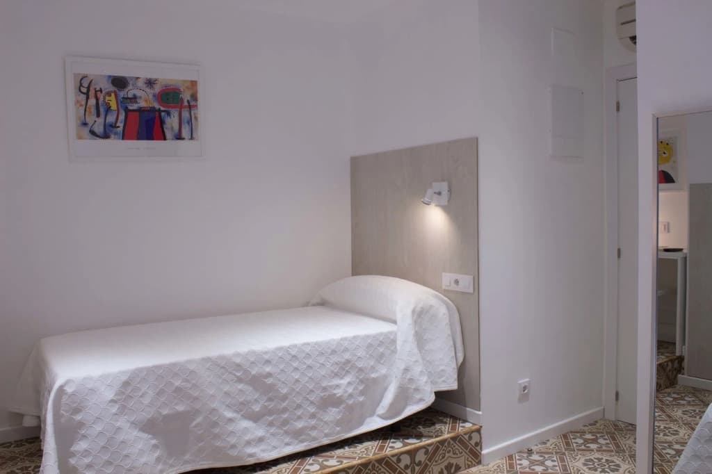 Hostal Nova - photo 4