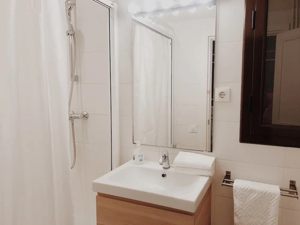 Aribau Cinema Apartamentos - photo 8