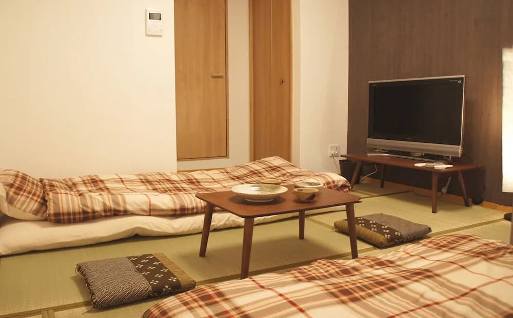 Tiara Court West apartment - photo 4