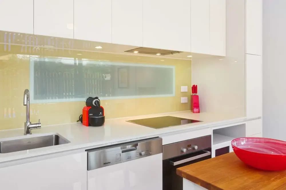 Port Melbourne Executive Living - photo 10