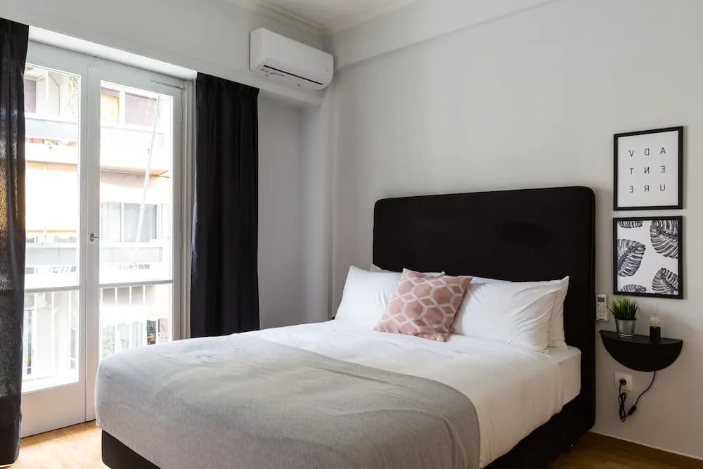 UPSTREET Acropolis Core Bright Modern Apt - photo 2