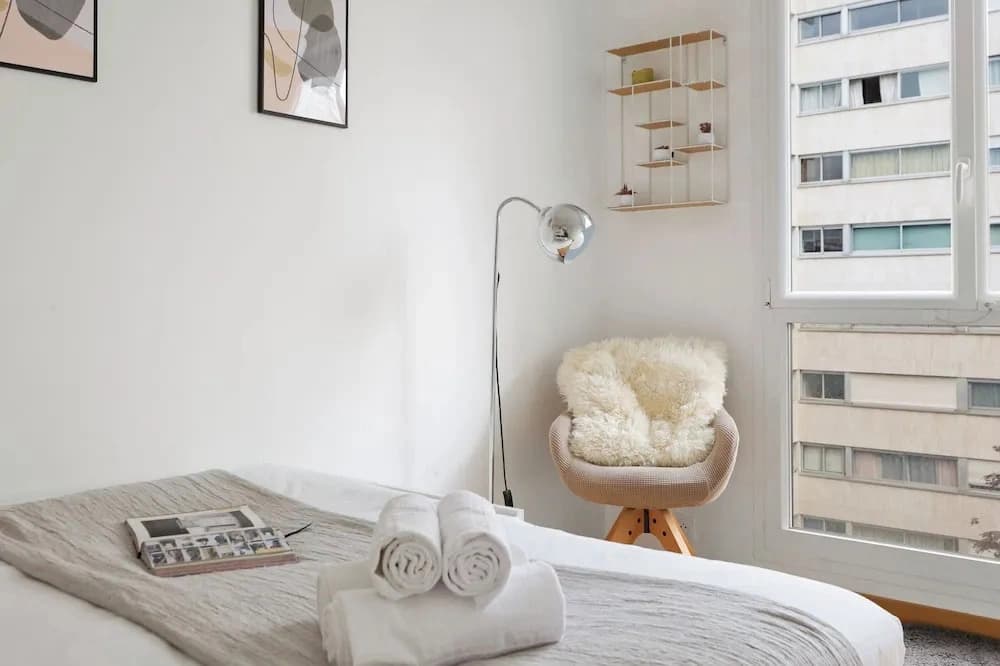 Cozy 2BR Eiffel Tower Area - photo 1