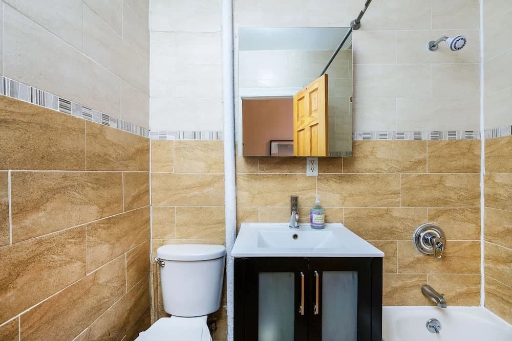 102-1a Best Value 2BR Apt Near Central Park - photo 7