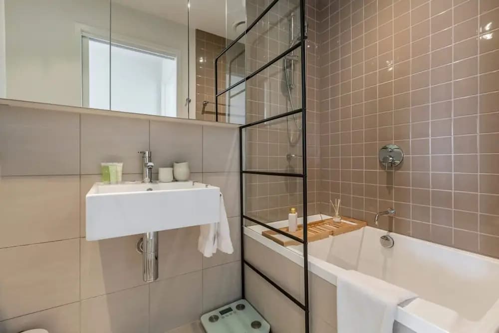 Stunning View 2-bed in Port Melbourne w/ Parking - photo 20