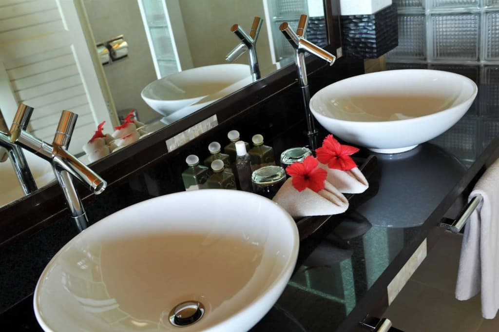 Komandoo Maldives Island Resort - photo 10