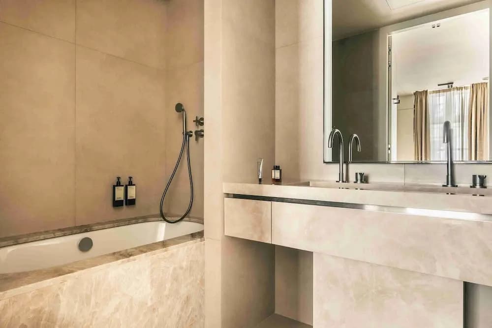 Mondovi Luxury Suites - photo 8