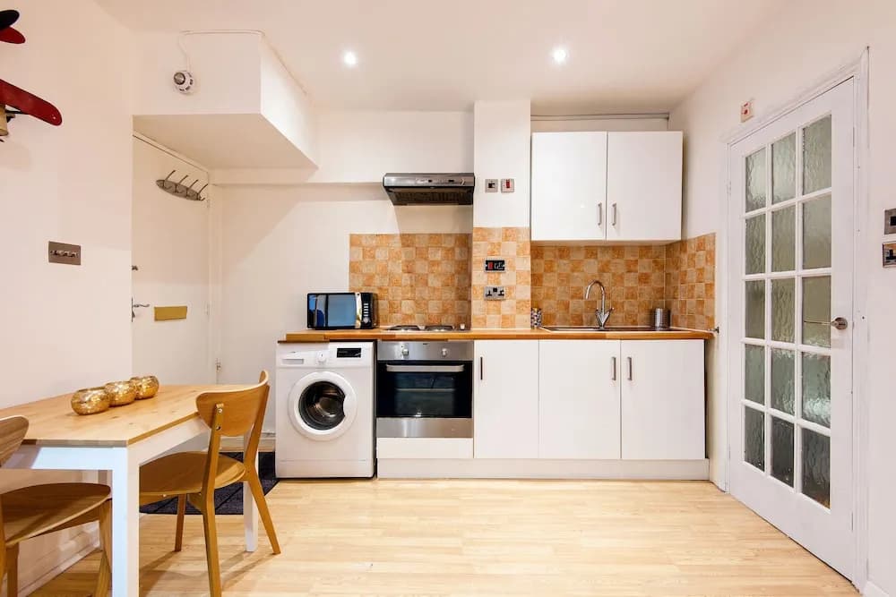 Beautiful Hyde Park Studio Flat - photo 11