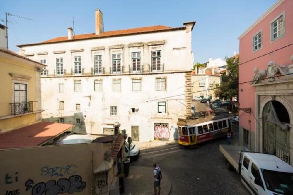 Ola Lisbon - Castelo II - main photo