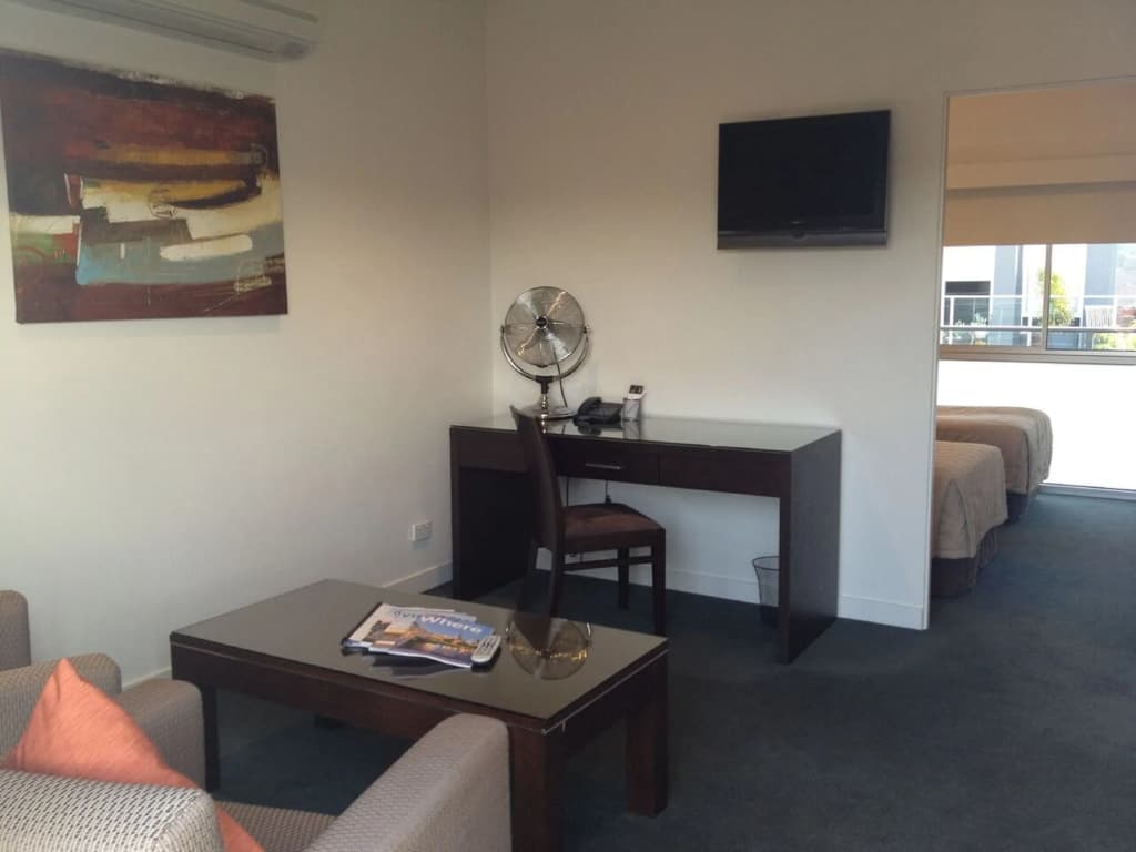 St Kilda Central Apartment Hotel - photo 5