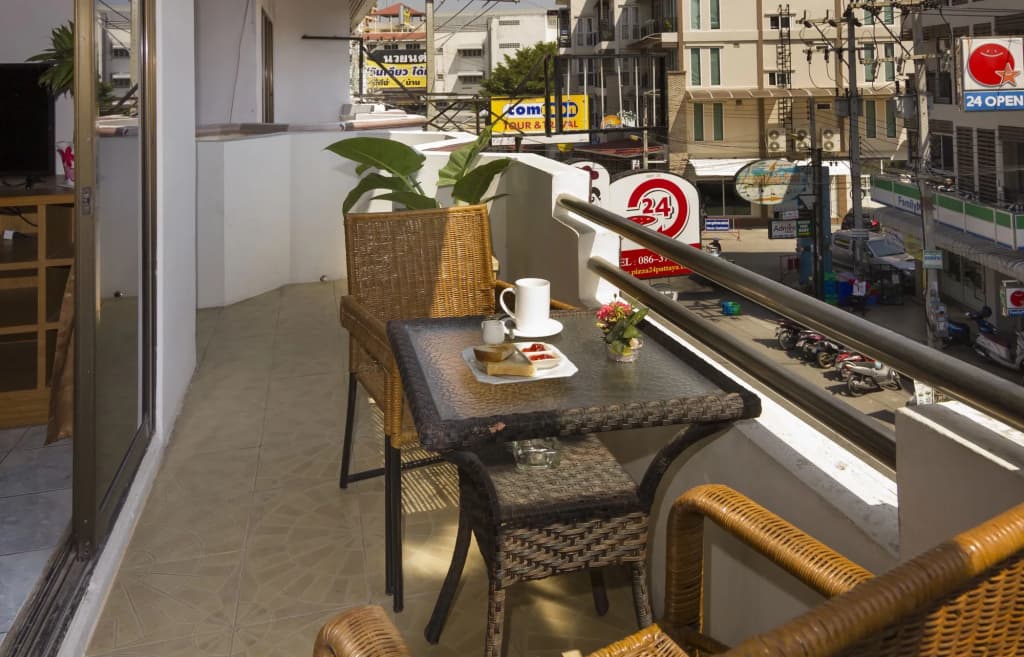 Travellers Rest Hotel - photo 20