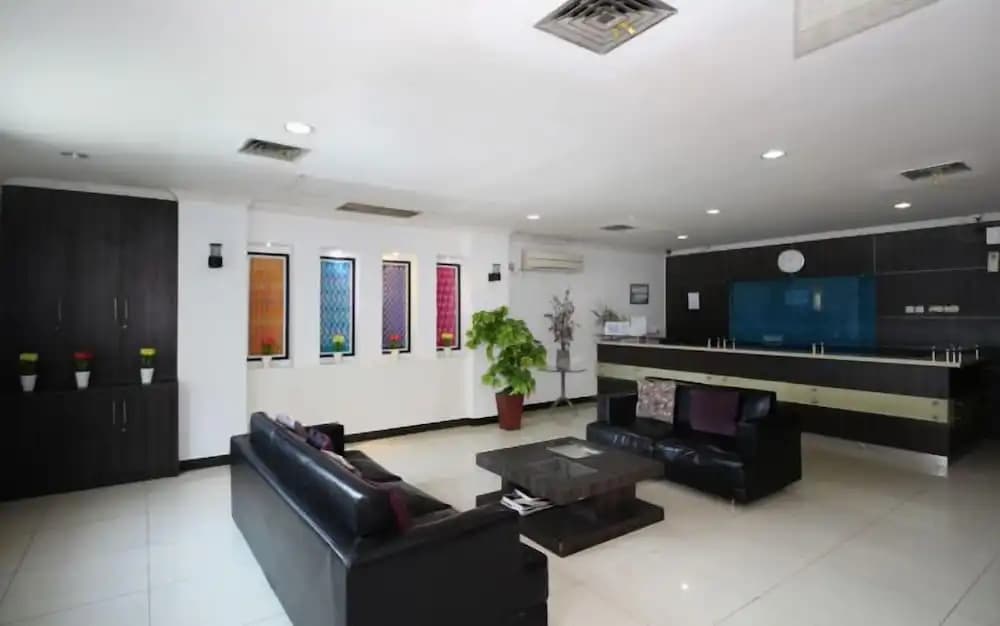Karsa Utama Hotel - photo 2