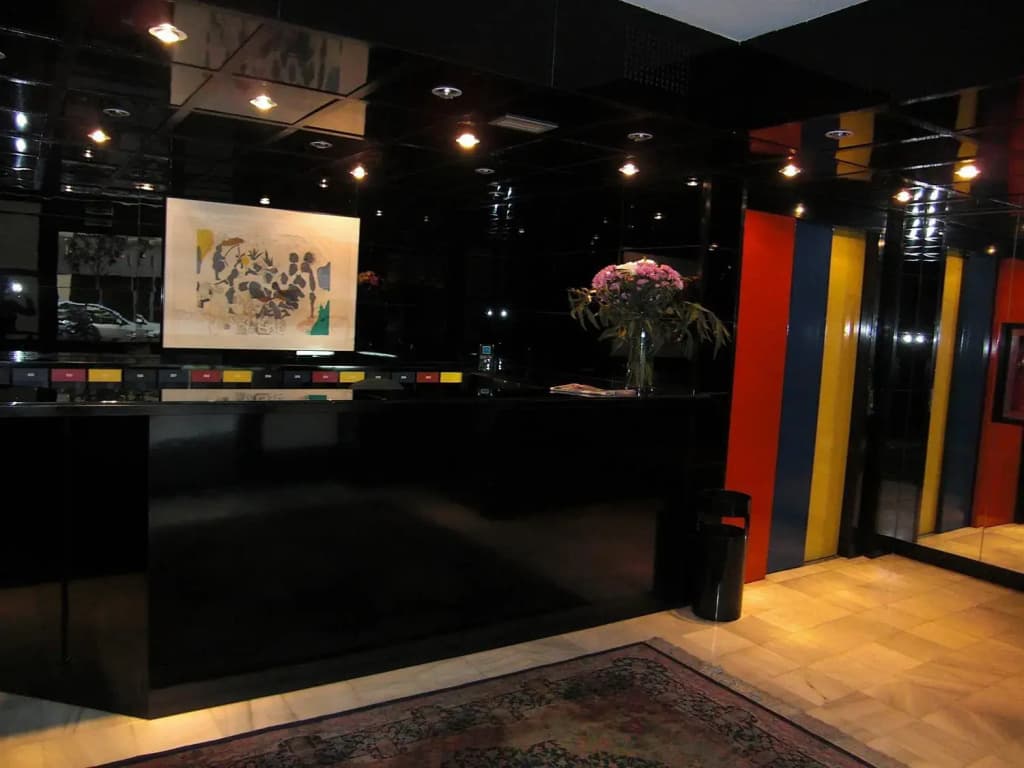Apartamentos Descartes - photo 2
