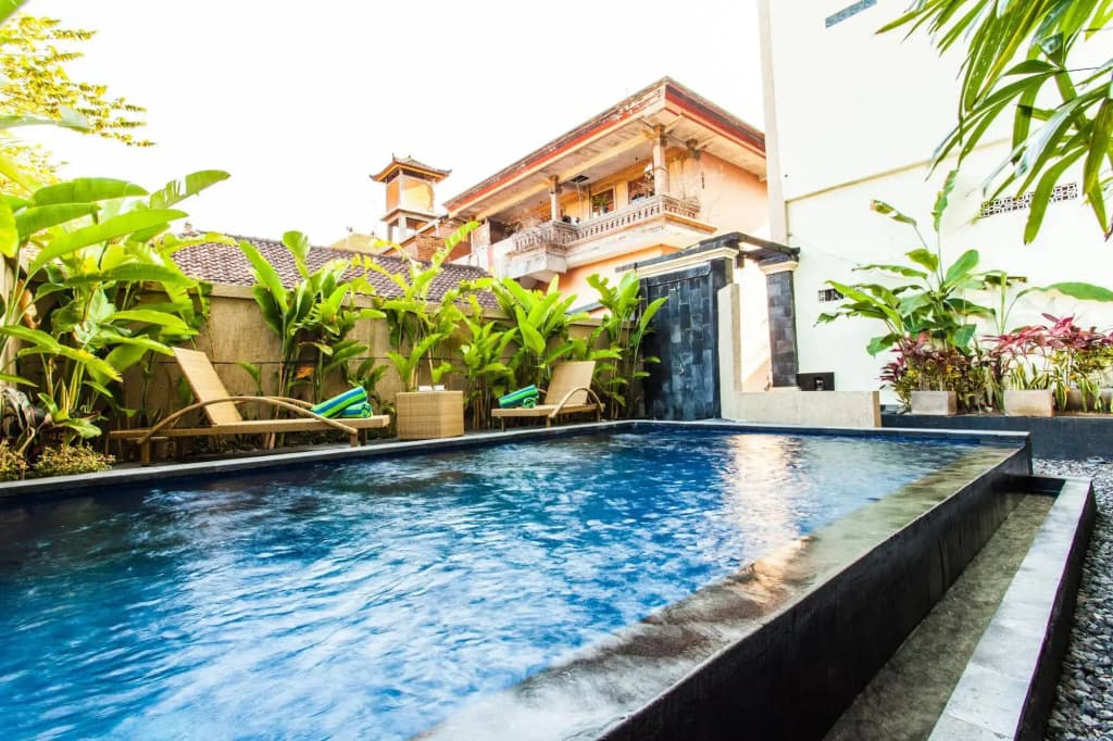 Lucky's Guest House - photo 12