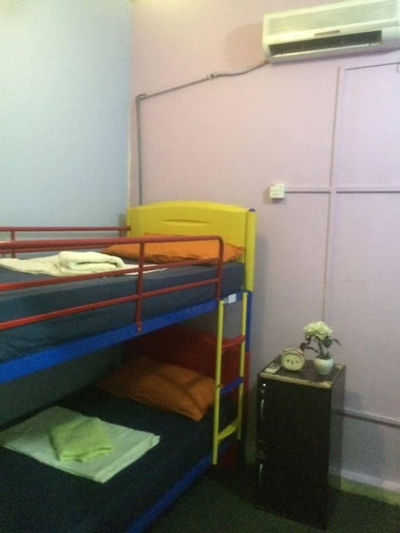 The Longhouse Travellers Inn - Hostel - photo 6