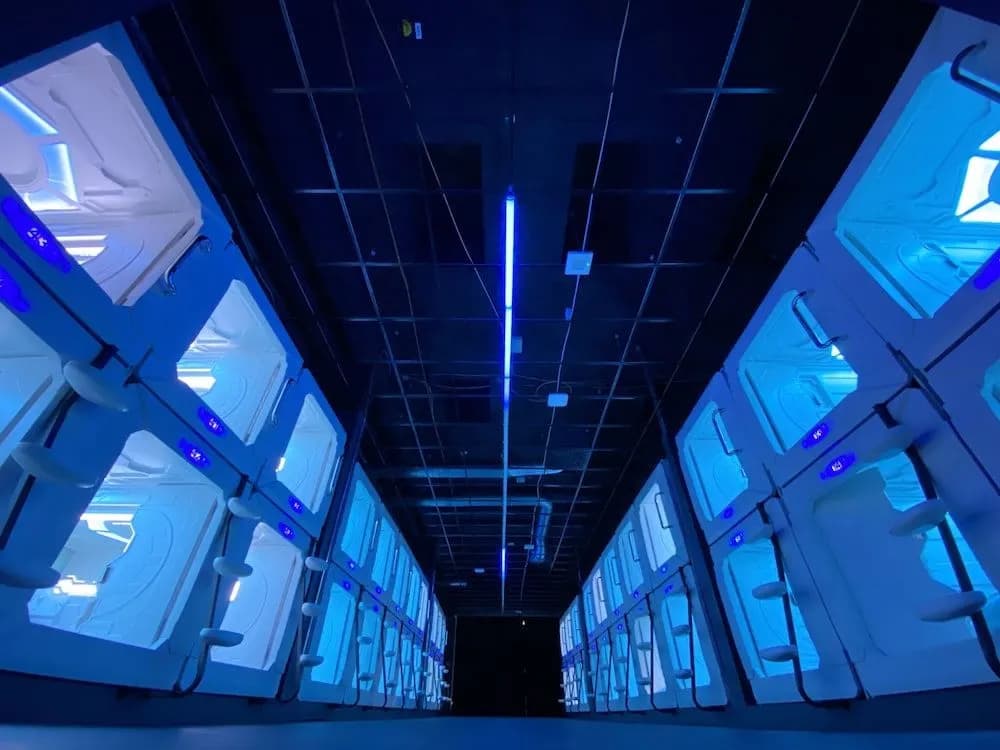 Space Night Capsule Hotel - photo 17
