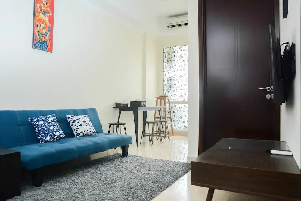 Modern and Functional 2BR Menteng Park Apartment By Travelio - photo 5