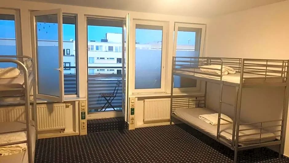 Isas Hostel - photo 3