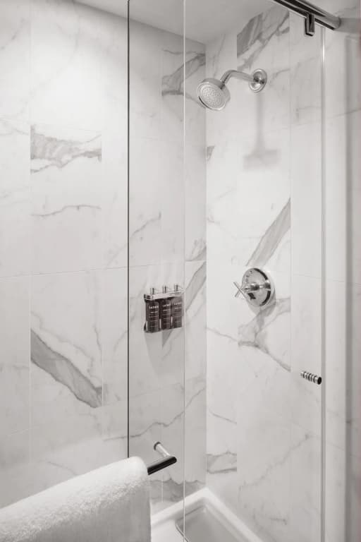 Axiom Hotel - photo 15