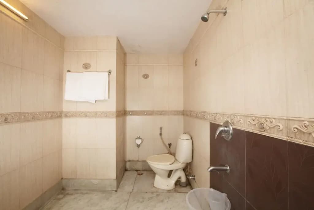 Anand Hotel With banquet hall Karol Bagh - photo 8