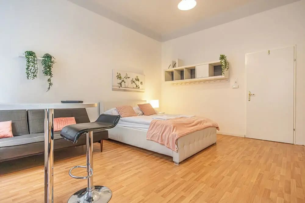 Chic 2BR City Stay Central Location - photo 5