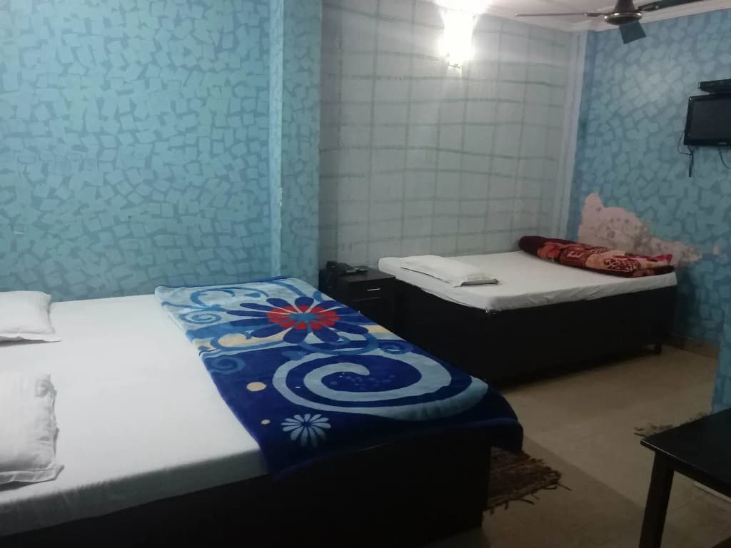 Delhi Inn - photo 1