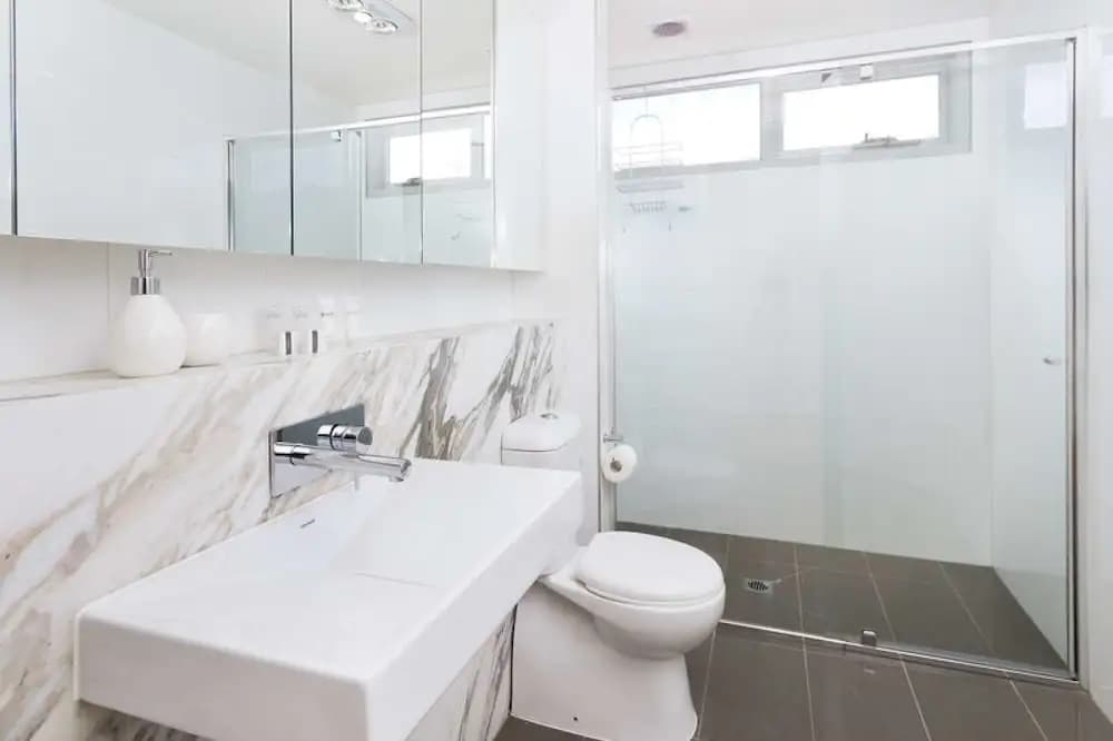 Executive Living in Caulfield - photo 4
