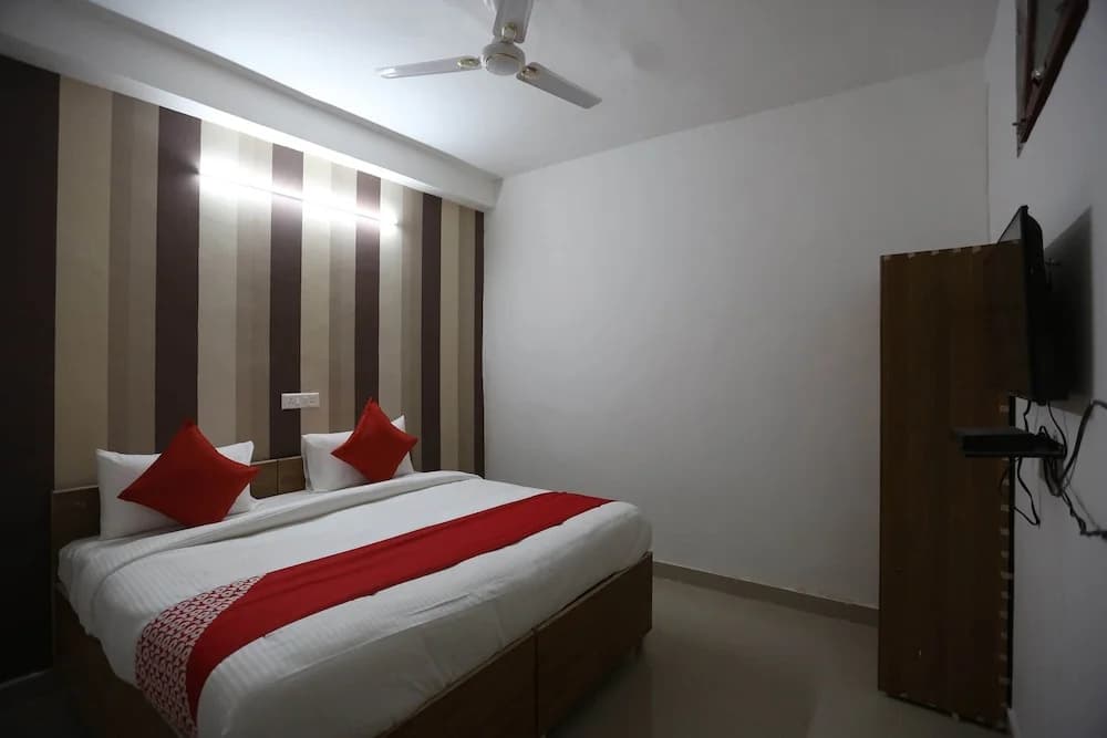 Retreat Inn by OYO Rooms - photo 5