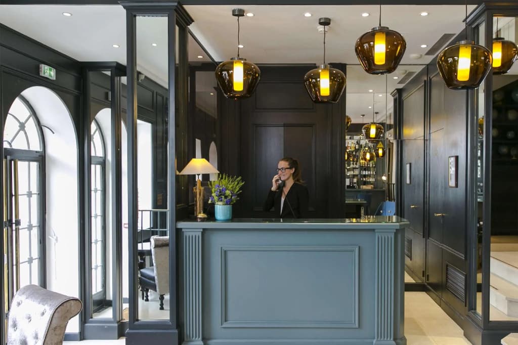 Hôtel de Neuville - Arc de Triomphe - photo 1