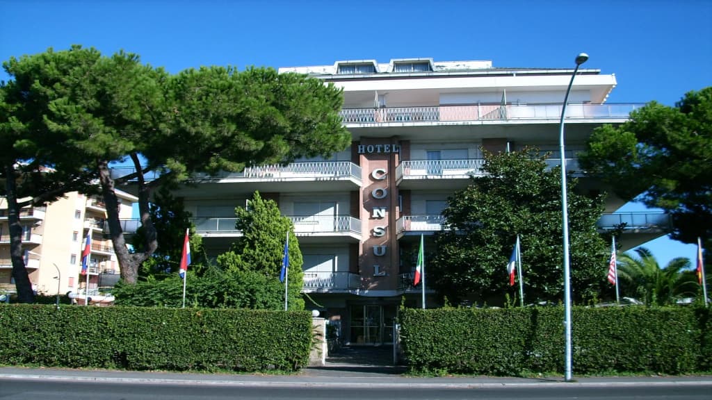 Hotel Consul - photo 1