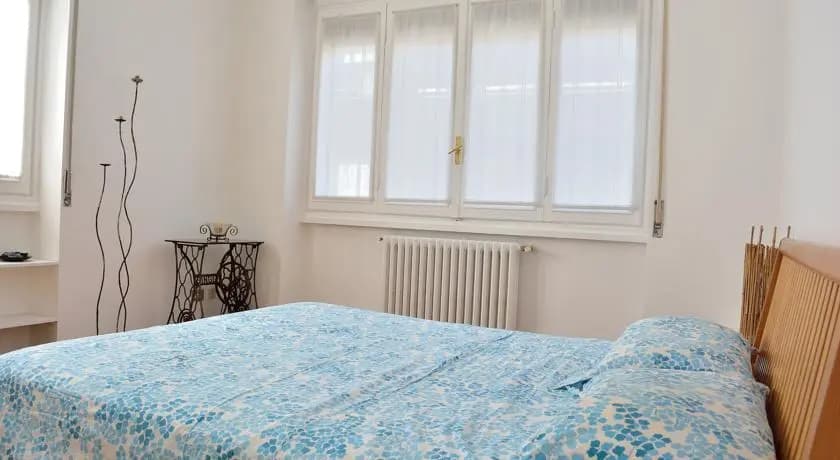 Italian Artist's Flat - photo 2