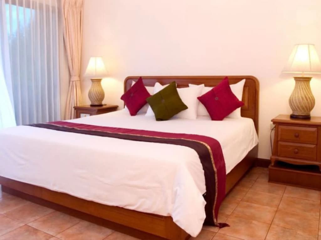 Surin Bay Inn - photo 4
