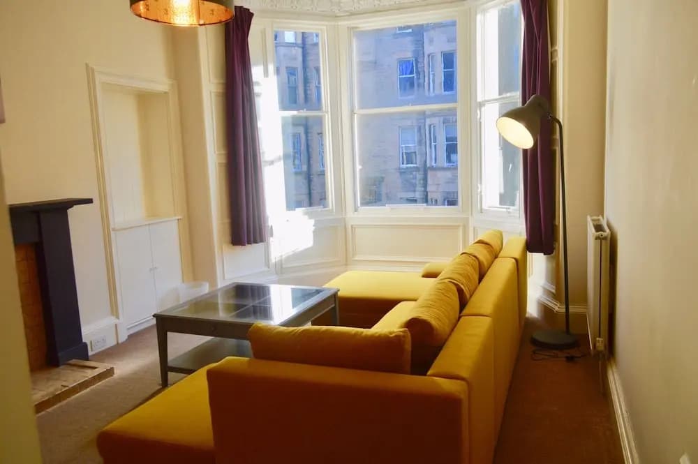 3 Bedroom Bruntsfield Flat - photo 17