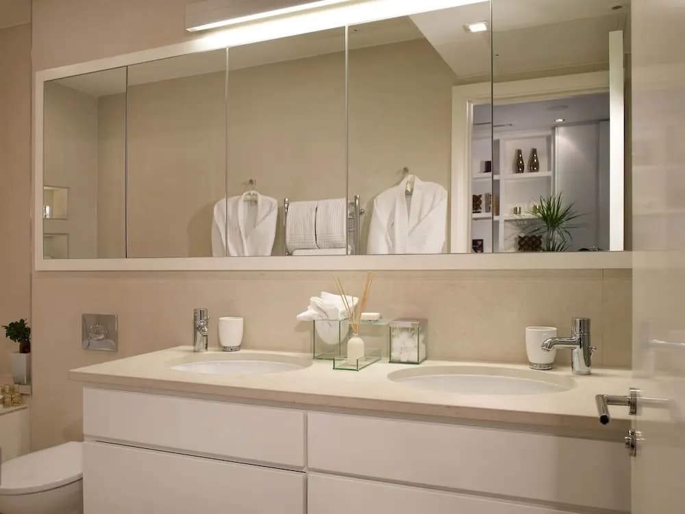 Palace View - Two Bedroom Apartment - photo 8