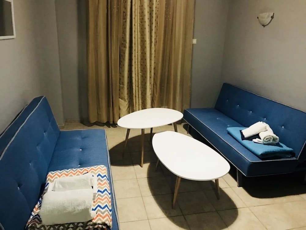 Merilyn Central Apartment - photo 11