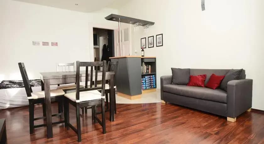 Romantic and Quiet Apartment - photo 2