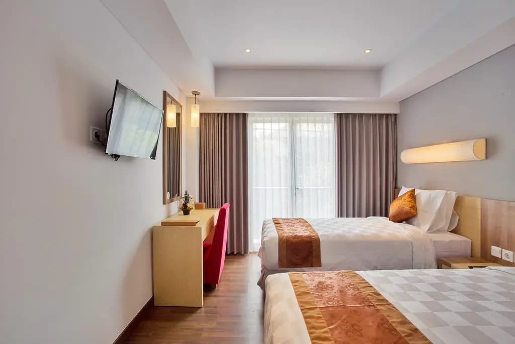 Saris Hotel Kuta - photo 2