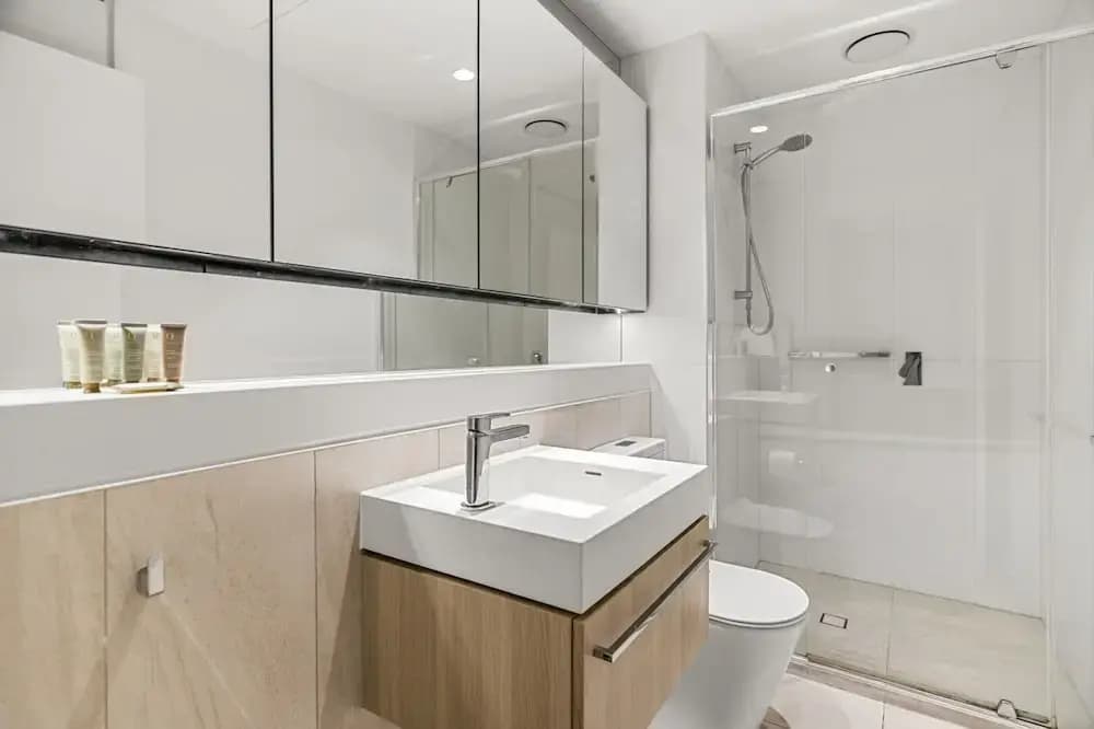Chic 1-bed South Melbourne Unit With Pool & Gym - photo 4