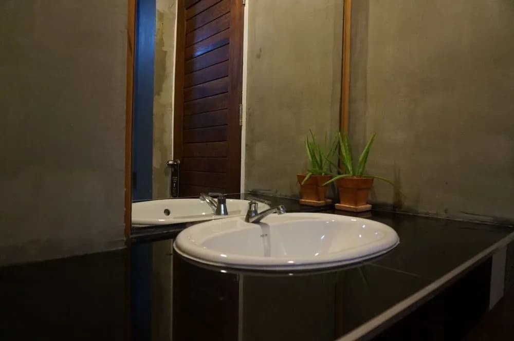 Chula Room & Service - photo 8
