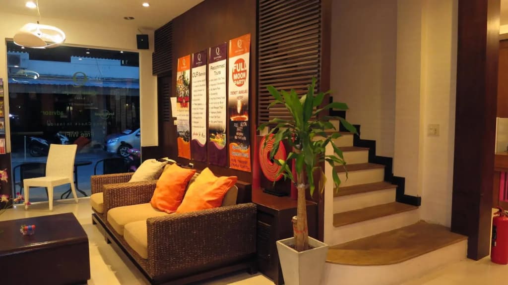 Queen Boutique Hotel - photo 2