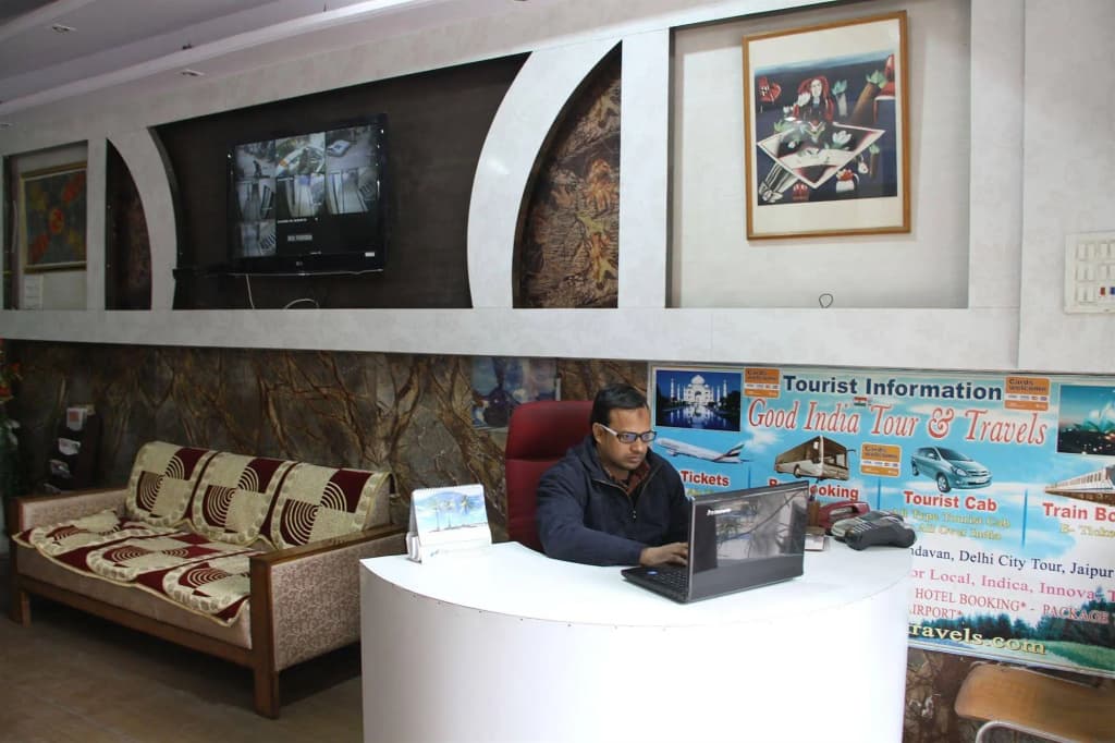 Hotel Su Shree Continental - photo 2